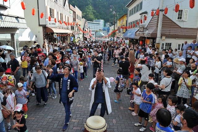 登別溫泉的惡鬼祭典